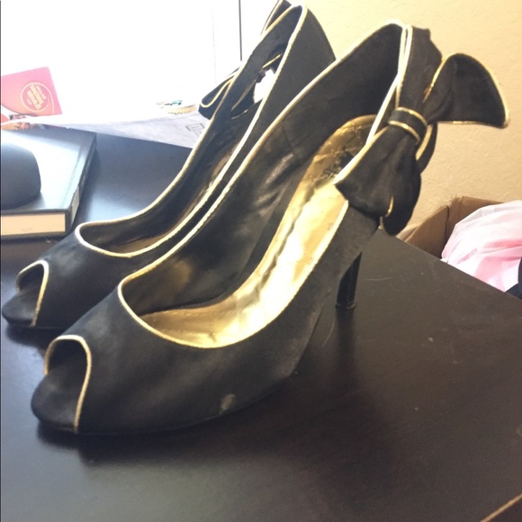ASOS x Shiekh Gold Bow Peep Toe Black Heels - Picture 7 of 7